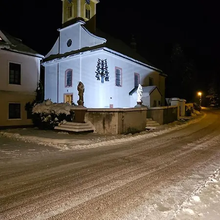 Srub Pod Tetrevim Vrchem Daire Dolni Dvur